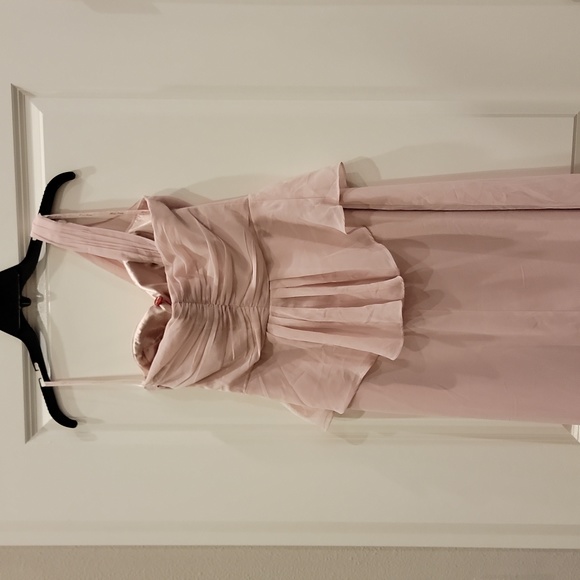 # 15. Formal/Evening Dress. - Picture 5 of 9